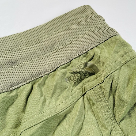 The North Face Shorts - Picture 3 of 6